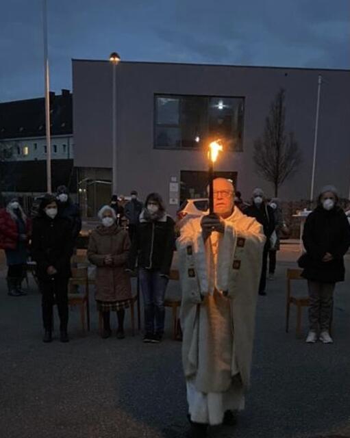Osternacht Einzug (diesmal mit Fackel) - Lumen Christi