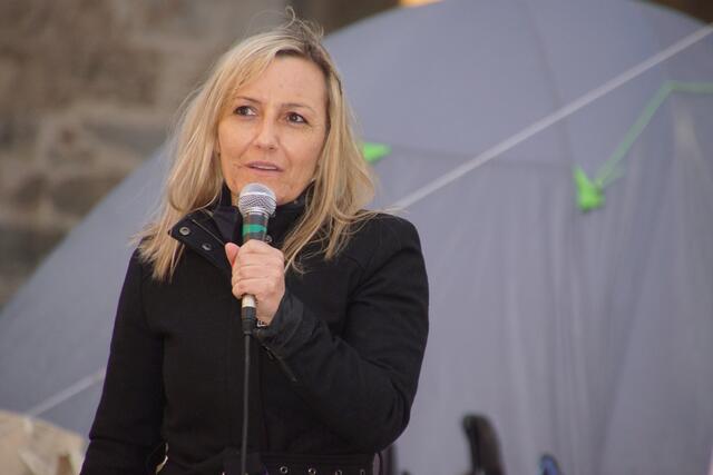 Die Historikerin Ludmilla Leitner merkte an:“ Die Störaktionen zeigen, dass die Thematik polarisiert. Aber Hass ist keine Meinung!“ | Foto: Helmut Eder