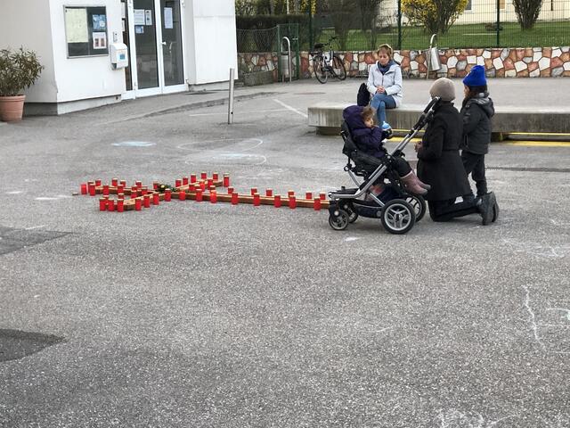 Stille Kreuzverehrung am Karfreitag