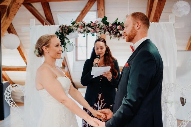 Hochzeitsrednerin Sandra Abid | Foto: SelinaFlaschPhotography