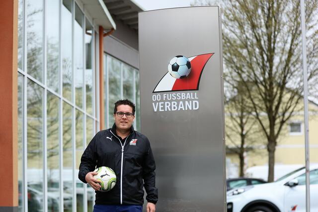 Raphael Oberndorfinger versteht die Sorgen der Vereine: Der Amateurfußball sehnt sich nach baldigen Öffnungsschritten und fordert Zukunftsperspektiven ein. | Foto: Reischl