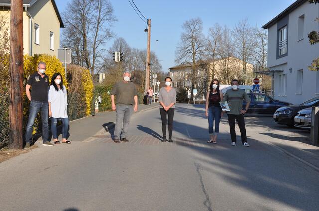 Anrainer in der Werndorfer Bahnhofstraße steigen auf die Barrikaden: Die Familien Abels, Karner und Hesele fordern eine Verkehrsberuhigung.