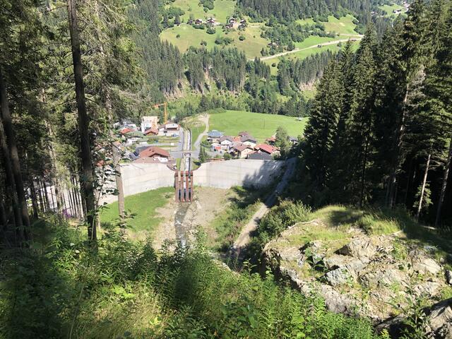 Schutzbauten, wie hier am Schallerbach in der Gemeinde See, müssen regelmäßig kontrolliert und instand gesetzt werden.  | Foto: Othmar Kolp