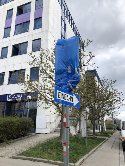 Bis zum Ende der Baustelle – voraussichtlich im Jänner 2022 – ist die Gilmagasse von der Wehlistraße kommend in Richtung Handelskai eine Einbahn. | Foto: Kathrin Klemm