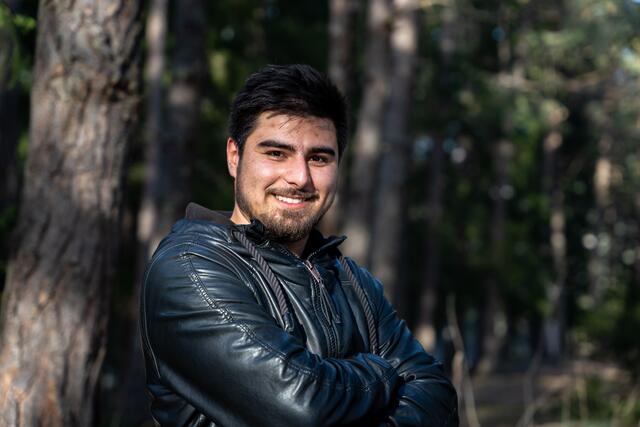 Mattias hat vor zwei Jahren begonnen, seine Leidenschaft zum Beruf zu machen. | Foto: Fabian Schirgi