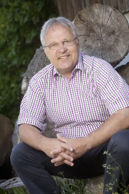 Hermann Gahr ist ÖVP-Bezirksobmann und informiert über die Verteilung der GAF-Mittel.