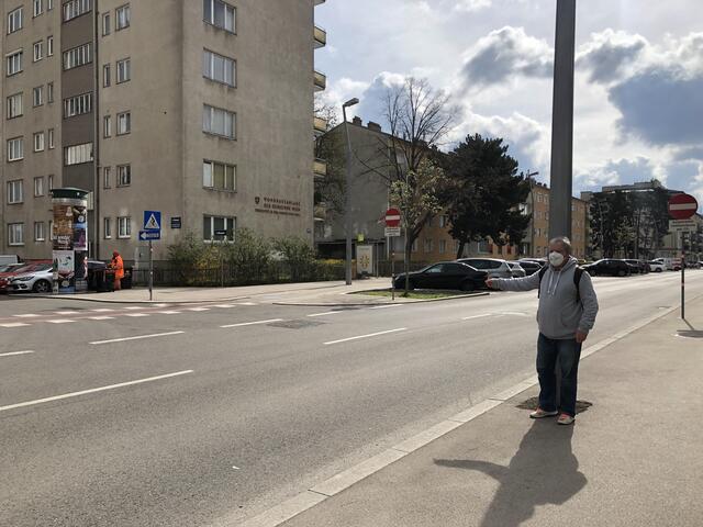 Aktuell dürfen Autos nur von der Wehlistraße kommend in die Gilmagasse. Doch laut Anrainer Andreas halten sich viele nicht daran. | Foto: Kathrin Klemm