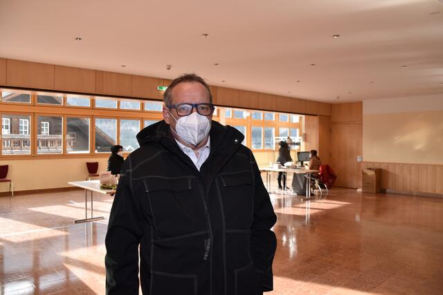 Amtsleiter Hannes Ellmerer weiß: "Sie haben Fulpmes u.a. deshalb zugedreht, weil wir alle Mutationen im Ort haben." | Foto: Kainz