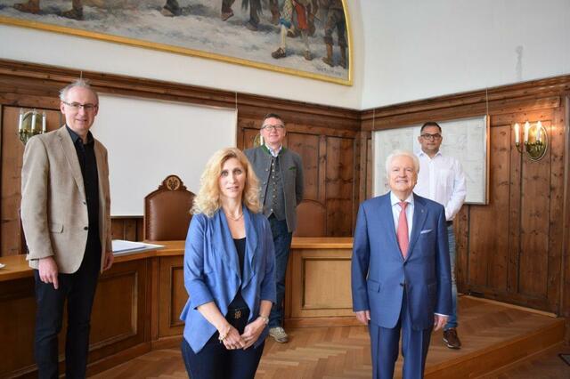 Der neue und einstimmig gewählte Vorstand. Wolfgang Riedl (Bildmitte) ist der neue Leiter der KinderAkademie Rottenmann.