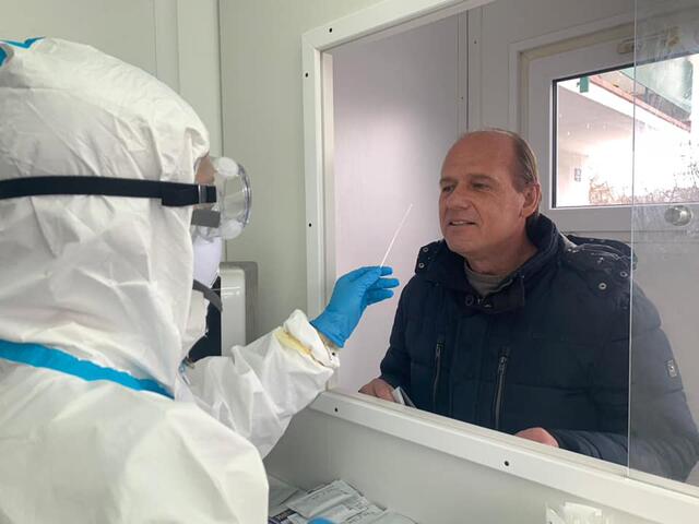 Bürgermeister Christian Poglitsch lies sich bereits testen.  | Foto: Foto: KK 