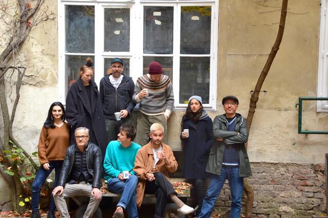 Das aktionstheater ensemble von Mariahilf präsentiert deutsche und englische Lieder aus vergangenen Produktionen.