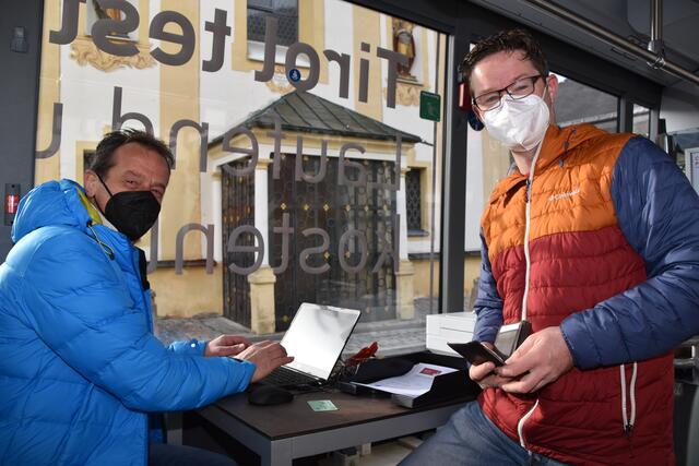 Bei der Anmeldung: Raimund Strieder (l.) und Thomas Fresser | Foto: Kainz