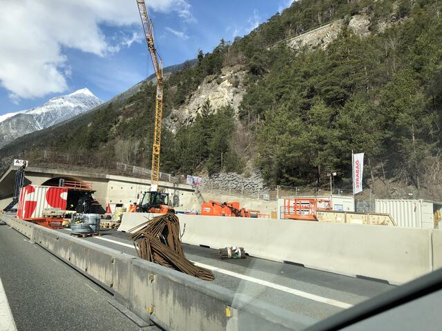 Jetzt im Frühjahr konzentrieren sich die Arbeiten auf das Betonieren der neuen Innenschale sowie der Betriebs- und Sicherheitsausrüstung.  | Foto: Othmar Kolp