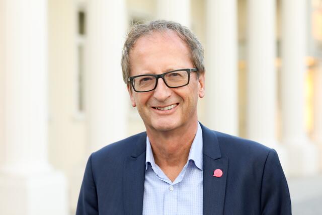 Helmut Hofer-Gruber: „Warum sich NÖ mit der Impfstrategie so lange Zeit gelassen hat, fragen sich in Baden alle, die gesehen haben, wie gut die Einrichtungen der Gemeinde – auch die Impfstraße - funktionieren.“ | Foto: NEOS Baden