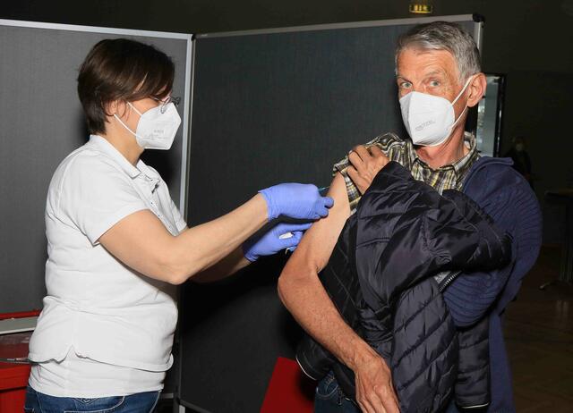 Dr Doris Viehböck. Im Schnitt wird alle 2,9 Sekunden in Österreich eine Impfung verabreicht.