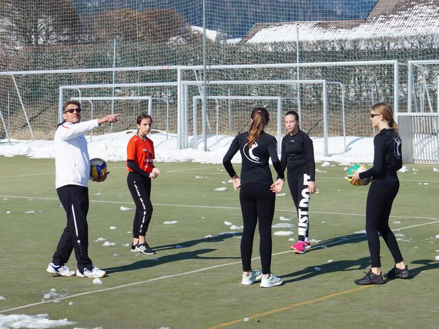 Obmann Peter Wallner (li.) ist bemüht, dem Nachwuchs ein sicheres Training zu ermöglichen.