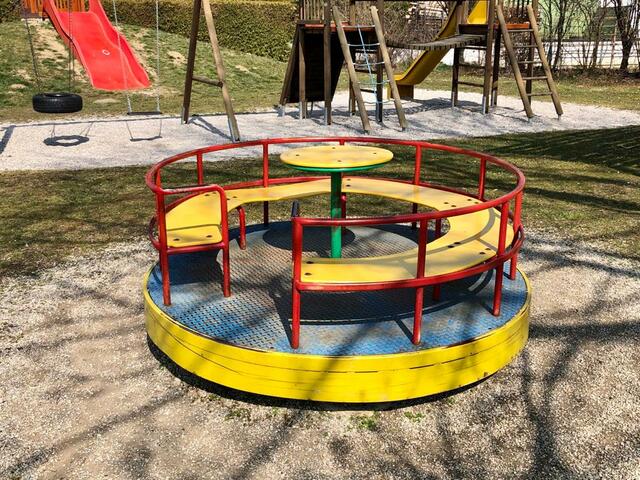 Spielplatz Rading neben dem Friedhof hinter der Augasse | Foto: Walter Art