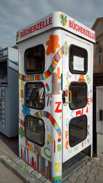 Bunte Bücherzelle in Weidling bietet Lesevergnügen. | Foto: BGV