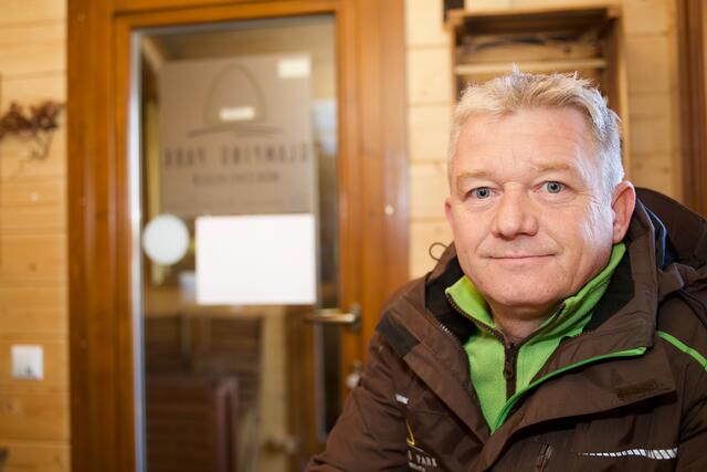 Ernst Prutti, Glamping Park Mönichkirchen: "Bis Juli halte ich noch aus. Danach muss ich mir etwas überlegen." | Foto: Santrucek