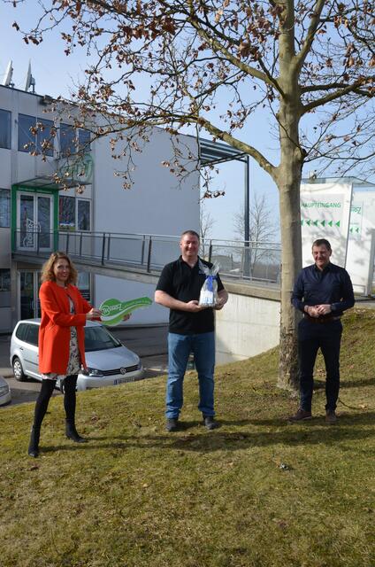 Tanja Spennlingwimmer (Techno-Z Aufsichtsratsmitglied, Leitung Investoren- und Standortmanagement Business Upper Austria – OÖ Wirtschaftsagentur GmbH), Thomas Stockhammer (Gründer und Geschäftsführer der Firma CNC Stockhammer) und Herbert Ibinger (Geschäftsführer Techno-Z Braunau). | Foto: Techno-Z Braunau