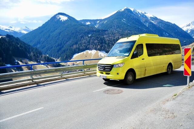 So schaut der moderne "gelbe Alpenflitzer" aus, der täglich mehrmals von Grinzens über Sellrain nach Oberperfuss und retour fährt!
