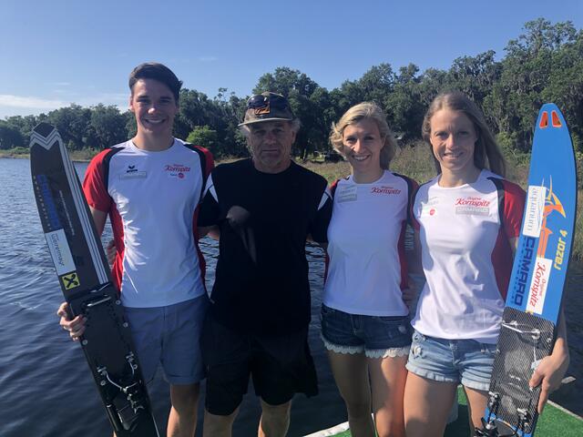 David Bodingbauer, Nadine und Bianca Schall mit Trainer Franz Oberleitner. | Foto: Privat