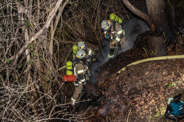 Die Feuerwehren aus Mutters und Kreith brachten das Geschehen rasch unter Kontrolle.