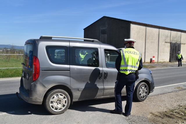 Bei der Ausreisekontrolle auf der L105 in Wieselburg