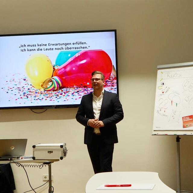 Bernhard Stefan Müller, erfolgreicher Innsbrucker Unternehmer hat wie viele andere kein Verständnis für Fehler und mangelnde Professionalität.