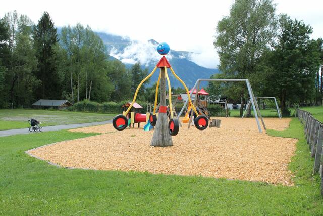 Der Kinderspielplatz in Wildermieming wurde vor kurzem schön hergerichtet.