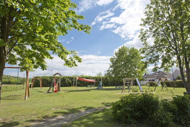 Der Klingenbacher Spielplatz liegt gegenüber der Volksschule.