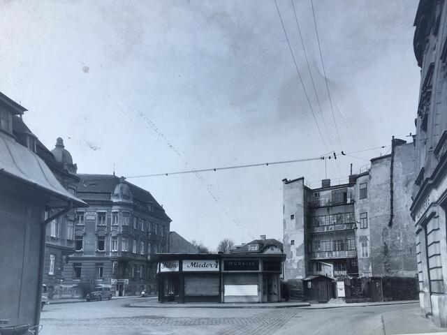 Am Areal des Altgassenplatzl befand sich in den frühen 1950ern schon ein Markt mit fixen Standln.