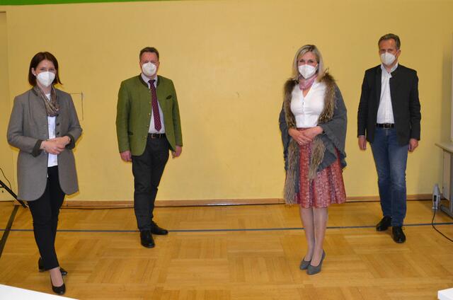 Präsidentin der Landwirtschaftskammer OÖ Michaela Langer-Weninger, BBK-Obmann Martin Dammayr, Obmann-Stellvertreterin Kammerratin Daniela Burgstaller und Kammerdirektor Karl Dietachmair (v. l.).