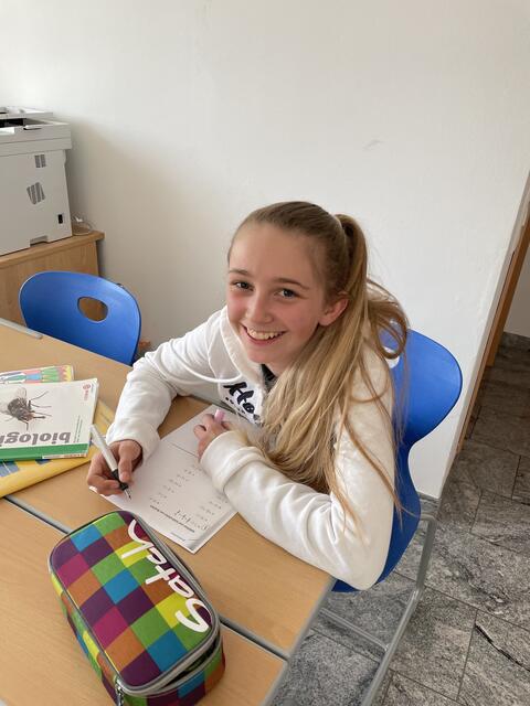 Bildung und Sport in einem Haus. Emely Dobrosek genießt und nutzt diesen Vorteil in der Schi-MS Feistritz/Drau | Foto: Schi-MS/KK