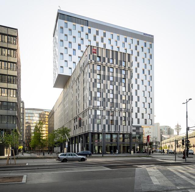 Das Novitel Wien Hauptbahnhof (Foto) wurde neben dem Azimut Vienna mit dem Österreichischen Umweltzeichen gekrönt.