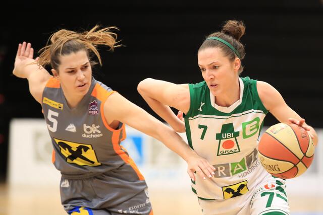 Wird heute wieder alles geben: Simone Schwarzinger (r.) | Foto: GEPA