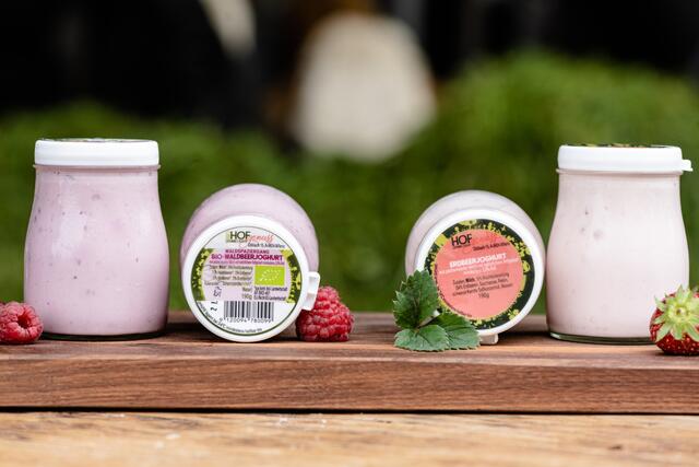 Kuhmilch wird zu Joghurt, Milchmischgetränken, Topfen, Fruchtmolke und Frischkäse verarbeitet.