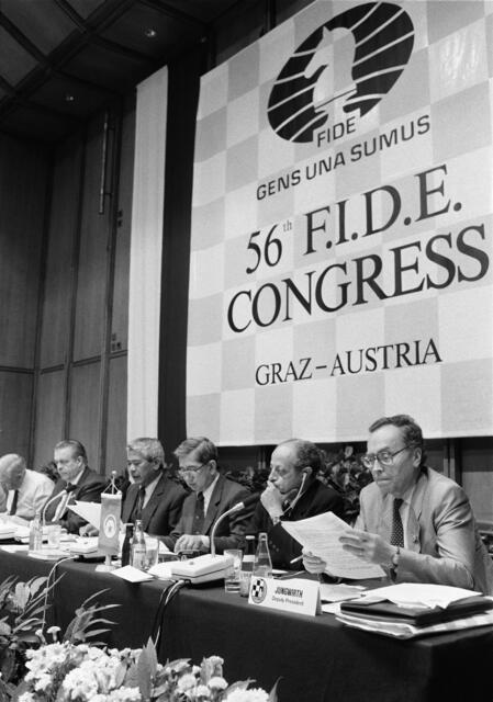 1985 fand in Graz der 56. Weltschachverbands-Kongress statt: Kurt Jungwirth (r.) war als österreichischer Vertreter mit dabei. | Foto: Christian Jungwirth
