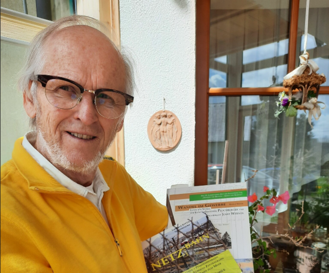 Gerhard Riedl und sein neues Werk "Netzwerk Bahn".