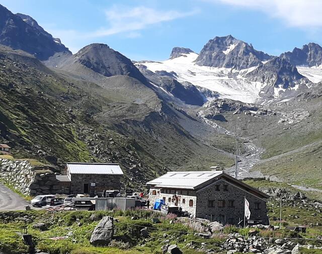 Zur Stromversorgung des Ausbildungszentrums Jamtal (im Bild) und der Schutzhütte wollen das Land Tirol, die Sektion Schwaben (Jamtalhütte) und die Gemeinde Galtür ein gemeinsames Kraftwerk umsetzen. | Foto: Land Tirol