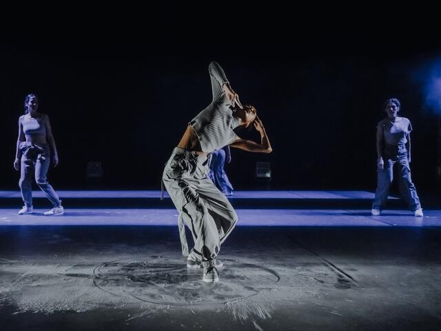 Die Tanzperformance "4 A.M." der Tanzcompany Potpourri.