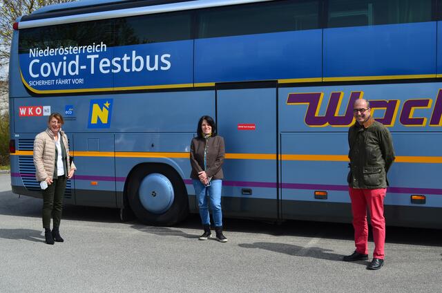Bezirksstellenobfrau Silvia Rupp, VBgm. Gerlinde Aigner (Neumarkt) und Bezirksstellenleiter Andreas Nunzer