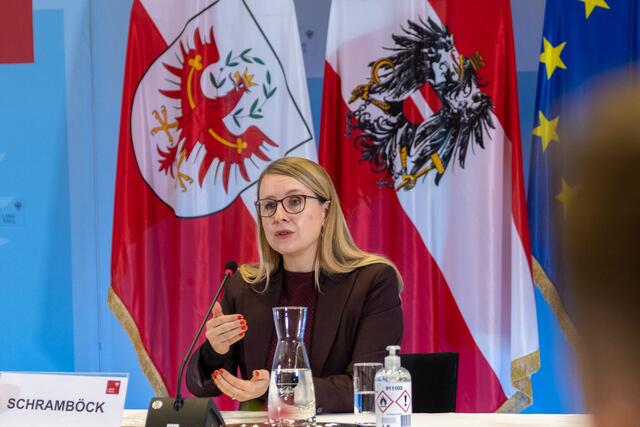 "Mit den budgetären Mitteln, die von Land und Bund zur Verfügung gestellt werden, können wir ein internationales Netzwerk nach vorne bringen", betonte Bundesministerin Margarete Schramböck.