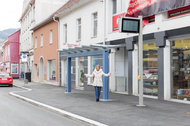 Vizebürgermeisterin Andrea Winkelmeier in der Roseggerstraße.