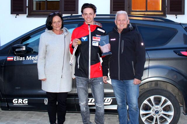 Elias mit seinen stolzen Eltern Petra und Harald Medwed