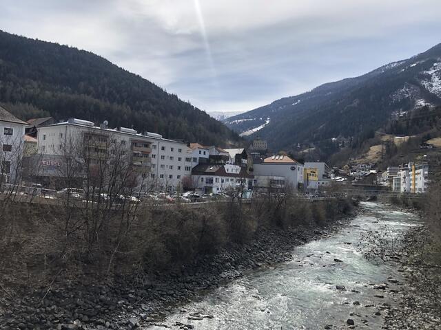 Die Stadt Landeck verzeichnet aktuell mit 19 Corona-Fällen die meisten "Aktiv Positiven" Personen im Bezirk Landeck.