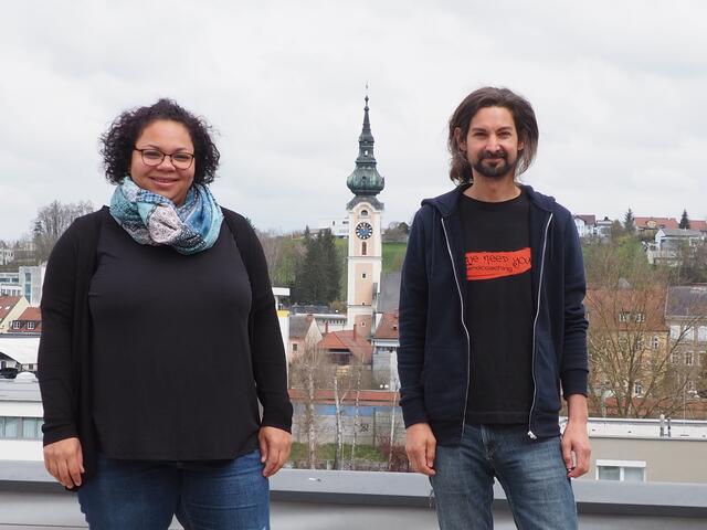 Die Coaches Florian Binder-Kronlachner und
Mona Callender setzen sich für die lokale Jugend ein.
 | Foto: CH/Soziale Initiative