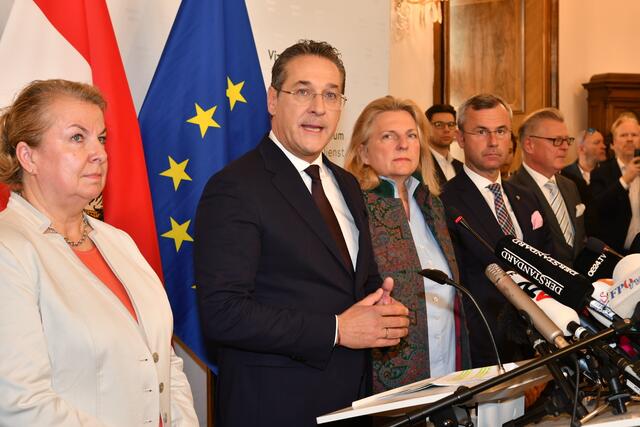 Nachdem Strache als Vizekanzler im Mai 2019 zurücktrat, wurde er auch als blauer Parteichef ausgeschlossen.