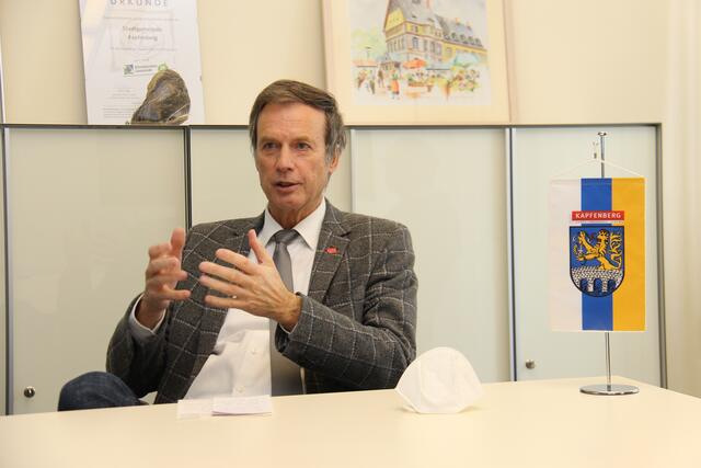 Bürgermeister Fritz Kratzer ist froh, dass die Teststraße so gut angenommen wird.