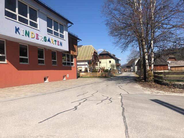 Baustart ist Mitte Mai im Bereich der Kirchgasse beim Kindergarten (im Bild), am Auweg und in der Katzlau. All das passiert heuer.